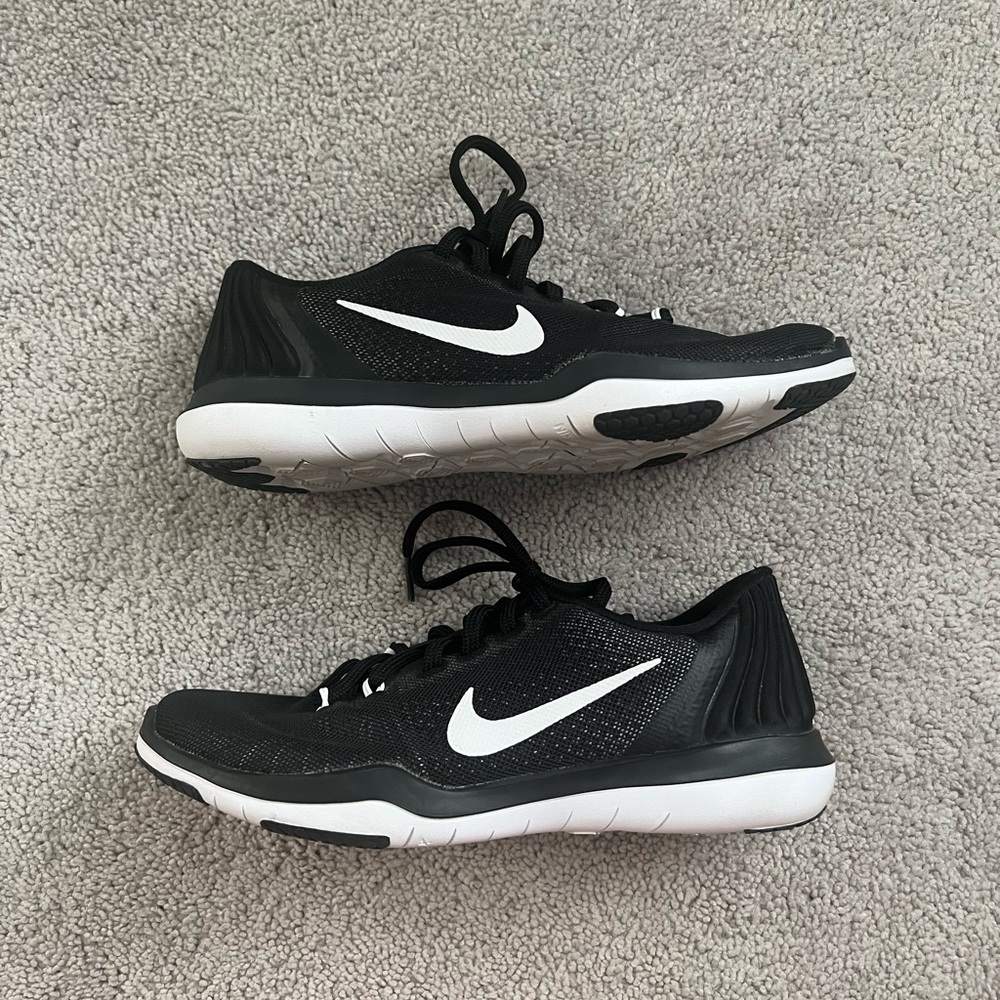 Women’s Nike Flex Supreme TR5 Training Running Sneakers - Picture 10 of 11